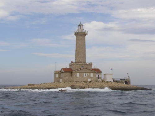 Lighthouse Cliff Porer